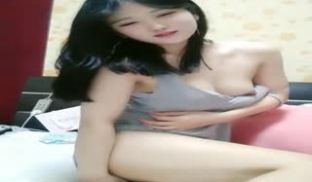 (01)盐对应长发妹妹~不啰嗦一件一件脱光~还不