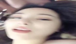 一开台就diss爹爹们！不早点充值就不能送跑车吧