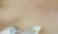 现在是凌晨三点钟，小情侣半夜痒痒，边爱爱边直播