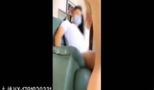 主播被大屌榜一土豪客厅多体位做爱直播 好骚