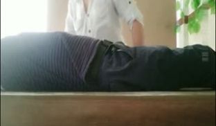 气质漂亮的良家短发美少妇不仅偷偷兼职做楼凤还做直