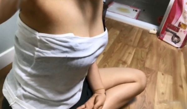 [韩国] 脱衣玩狗狗~到底狗狗还是奶子才是重点呢
