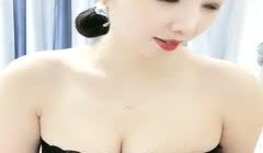 舔瓶盖的小少妇_诱惑_20210211