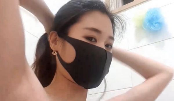 [韩国] 情慾主播浪玩美乳~换到浴室直播贵妃出浴
