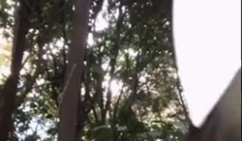 风骚正妹穿上护士装 跑到野外停车场玩露出到天黑