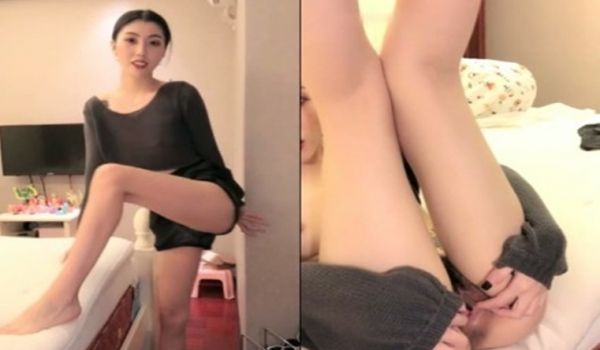 [中文主播外流] 颜值不错苗条贫乳妹子全裸诱惑 