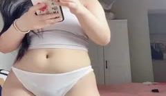 全程露脸火辣激情艳舞，听狼友指挥慢慢脱光揉奶玩逼