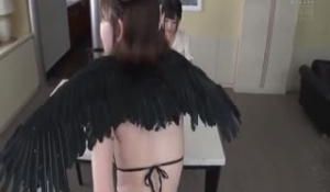 HND712至近距离に彼女がいるのに耳元でコソコ