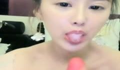高颜值妹子私人玩物七七道具自慰丝袜丁字裤道具JJ
