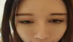 高颜值长发妹子情趣装黑丝自慰诱惑，给炮友舔弄口交