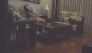 bo哥在一次活动中结识的某银行上班的少妇周末她老