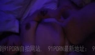 情趣宾馆红床助力肥美女友升天