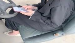驾校教练约了2位大胆豪放露脸妹子练车场裸奔调教天