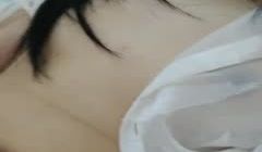 寂寞少女露脸看起来很纯，白衬衣散落的长发被狼友教