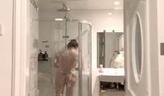 【是哥哥的骚骚】高颜值妹子浴室洗澡小尺度露逼，揉