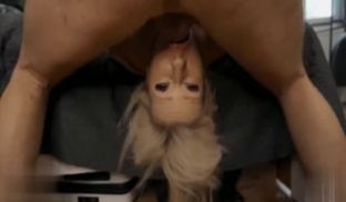 最骚淫娃留学生『刘玥』和金发靓洋妞闺蜜被欧美猛男