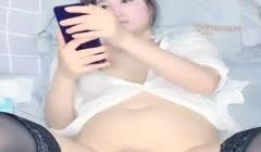 丰满大屁股熟女性感黑丝翘屁股炮击自慰，圆润大屁股