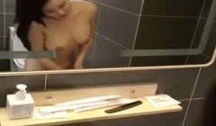 丰满身材粉色奶头骚女长裙黑丝和炮友啪啪，拨开内裤