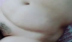 5.7新片速递《龟头进洞》淫乱家庭母女挑逗刺激岳