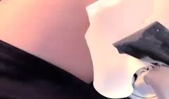 老哥带着肉丝短裙少妇户外啪啪，口口骑电瓶车野地扣