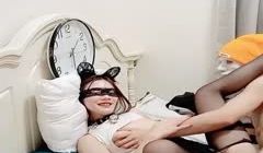 白皙模特身材卡爱女神 黑丝长腿诱惑，揉奶抠逼，女