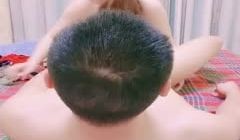 大奶小少妇不知道怎么了伤心哭了来一炮开心下，中年