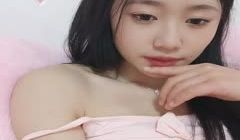 顶点--清纯校园女神，家中下海❤️，晚自习回来悄