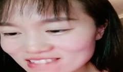 短发轻熟女经典蝴蝶逼户型，特写手指揉搓阴蒂，露脸