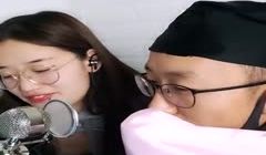 反差妹子长相清纯漂亮戴着眼镜美女主播操起来淫荡骚