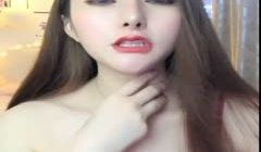 曼曼什么叫天生的啊，谁生下来就骚呀，后天的好嘛，