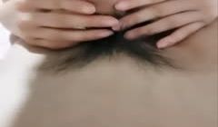 苗条身材白皙妹子双人啪啪白色丝袜口口上位骑乘自己
