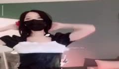 《疯狂抖音》美新娘5 美女喝高了洒酒疯耍的点大当