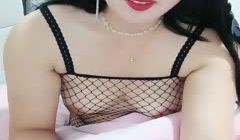 大奶轻熟女❤️-雨中漫步-❤️ 皮肤白皙，看着就