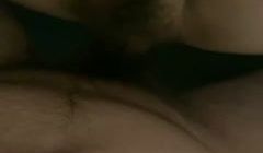 超骚的人妻少妇露脸让大哥镜头前玩弄，深喉大鸡巴舔