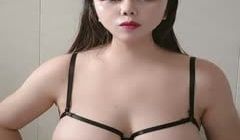 丰满大灯美少妇，全裸热舞，黑色情趣内衣自慰，跳弹