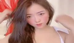 大奶肥逼极品宝贝全程露脸发骚，骚逼淫水已泛滥表情