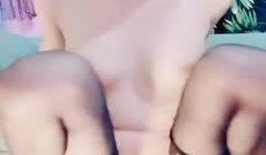 苗条身材妹子性感黑丝珍珠内裤 自摸逼逼道具骑乘抽