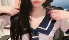超淫荡的白丝制服小妹全程露脸大秀直播，女神颜值互