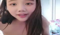 黑丝小可爱和小鲜肉露脸啪啪做爱，男主帅气寸头，女