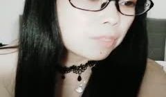 黑丝少妇露脸跟大哥激情啪啪，口交大鸡巴舔弄着蛋蛋