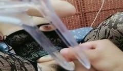 黑丝骚人妻迷失在大哥鸡巴的淫威之下，全程露脸情趣