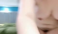 微胖大奶露脸极品风骚的小少妇大秀直播诱惑狼友，风