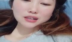 居家知性美少妇，独自在家道具自慰，跳蛋自慰粉蝴蝶