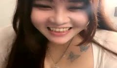 巨乳小坦克熟女深喉吃大屌卖力练习口技第一视角露出