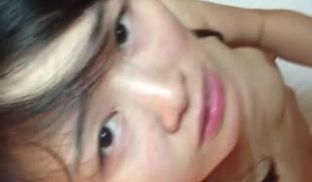 清纯可爱小美女家中和男友爱爱饥不择食性欲旺盛操完