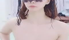 开心小苏苏啪啪蒙面大哥，露脸了温柔的舔弄大鸡巴，