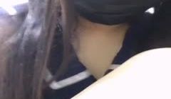 丰满身材鸭舌帽妹子学生制服 沙发自摸奶子振动棒抽