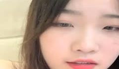清纯长相火辣身材巨乳萌妹啪啪搞了三炮，扣弄粉穴上