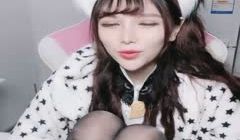 您的私人宠物胡桃妹妹，全程露脸情趣COS装诱惑，