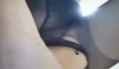 快手 美味熟女 ·萨琳娜 ♈· 拿着一根削好的黄